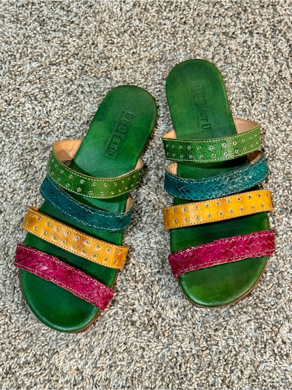 EUC handcrafted Bed|Stü women’s flat slide multi colored sandals, size 9